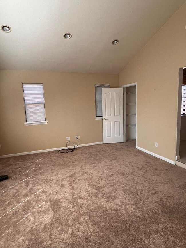 Building Photo - 2488 Shilshone Cir