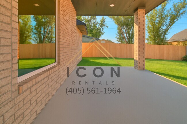 Building Photo - 8429 Stonewood Dr