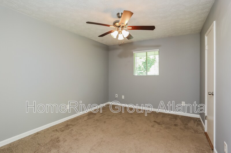 Building Photo - 6360 Ashdale Dr