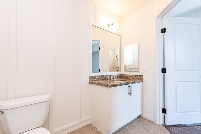 Building Photo - ***2 BED 2 BATH CONDO***PET-FRIENDLY***ASS...