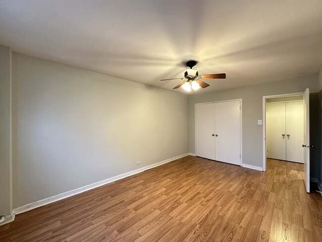 Building Photo - 450 W Wellington Ave