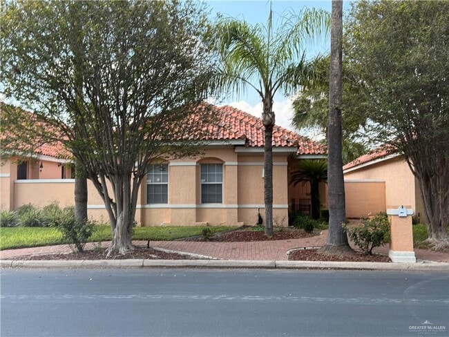 Primary Photo - 120 Yucca Ave