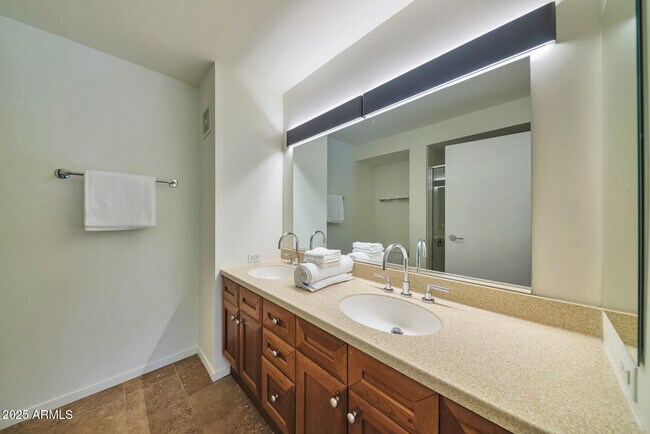 Building Photo - 4808 N 24th St