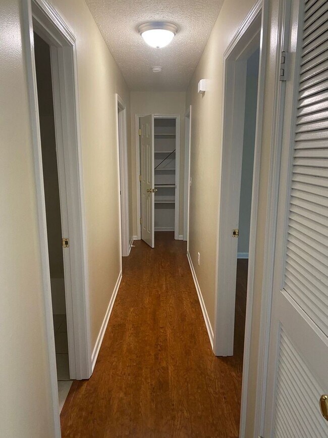 Building Photo - Cozy & Centrally Located 3Bed/2Ba in Lynn ...