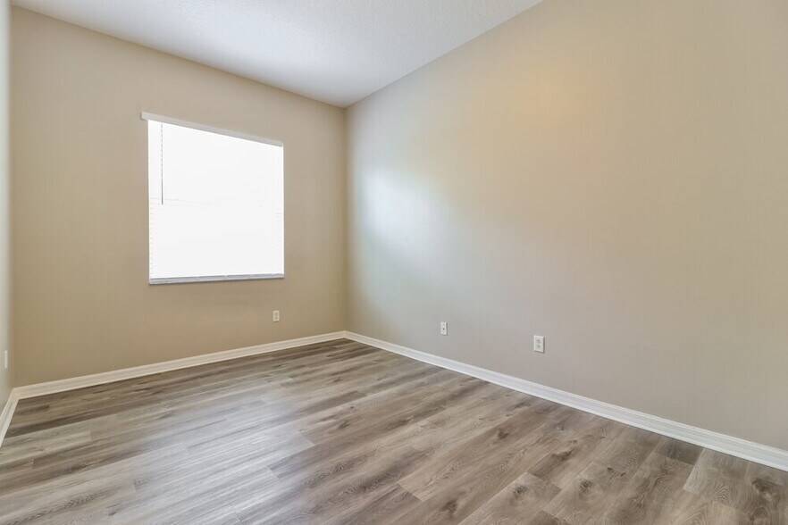 Building Photo - 30721 Pumpkin Ridge Dr