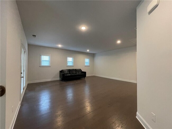 Building Photo - 673 Avondale Creek Dr.