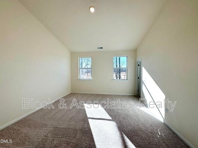 Building Photo - 721 Parc Townes Dr