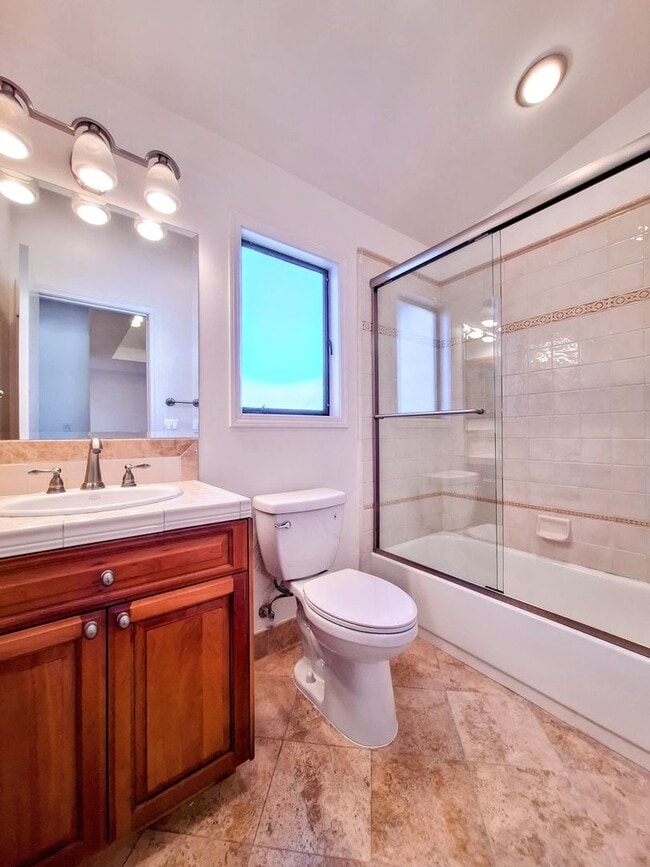 Building Photo - Beautiful 2bd Townhouse With Attached Garage, Private Patio, Pool/Hot Tub, & Clubhouse!