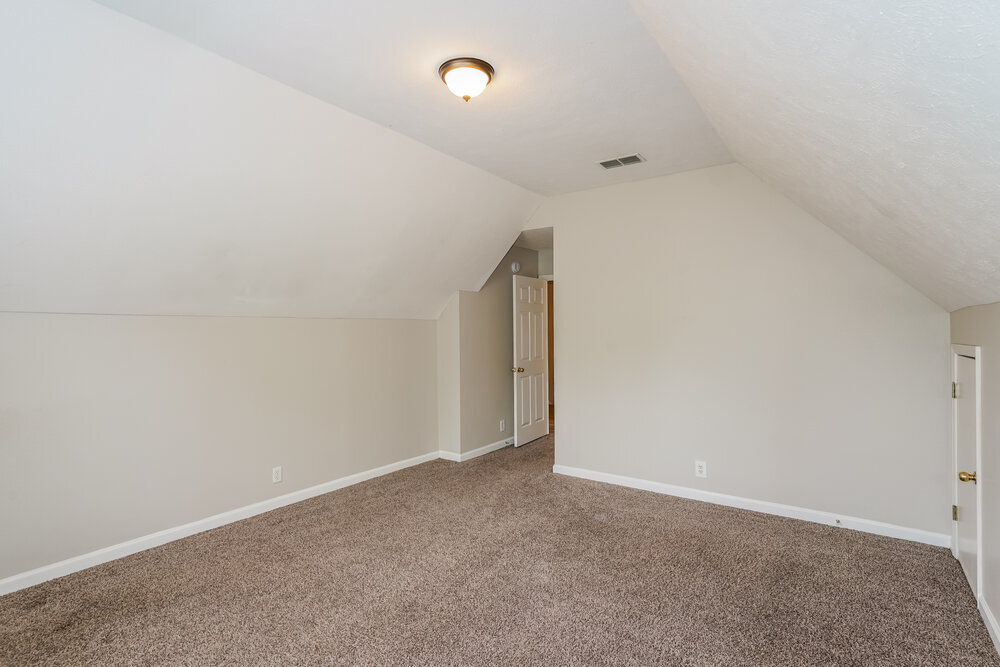 Building Photo - 833 Lavergne Ln