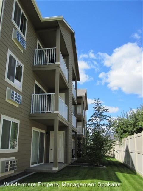 Building Photo - 403 S Eastern Rd