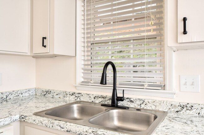 Building Photo - Tour Today! Beautiful redesigned corner co...