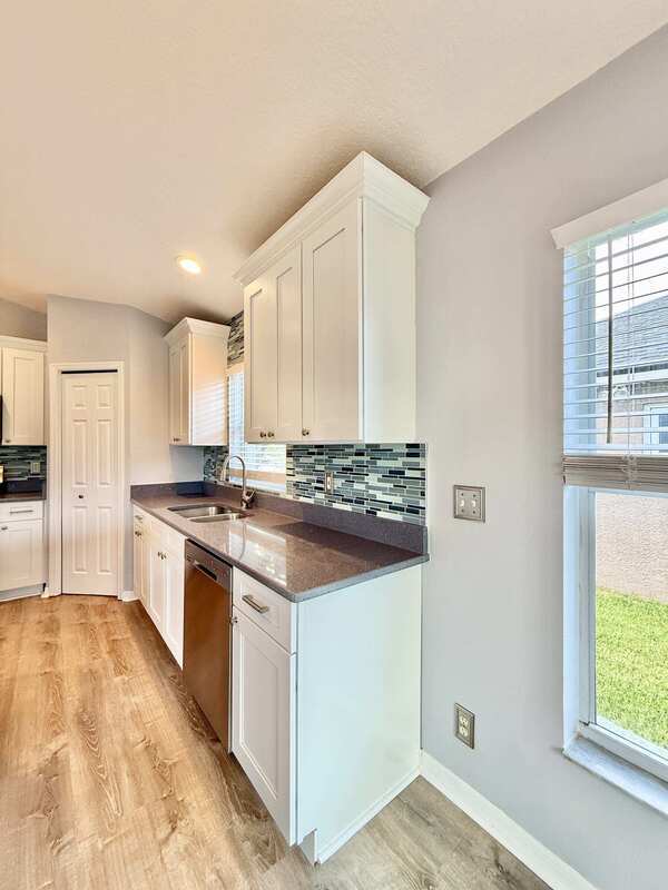 Building Photo - 838 Addison Dr NE