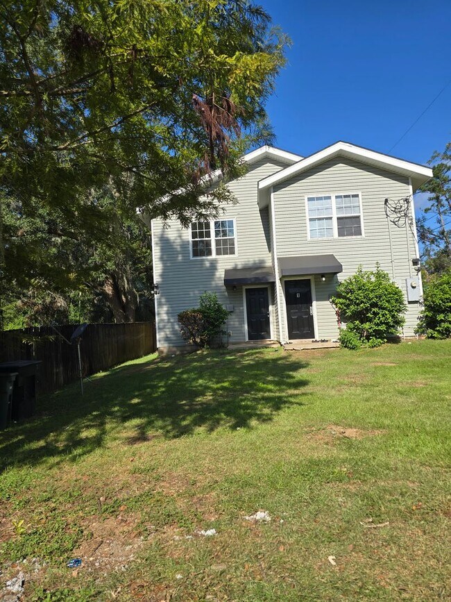 Building Photo - P735