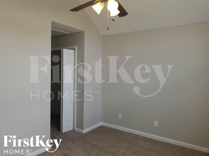 Building Photo - 1305 St Isabella Ct
