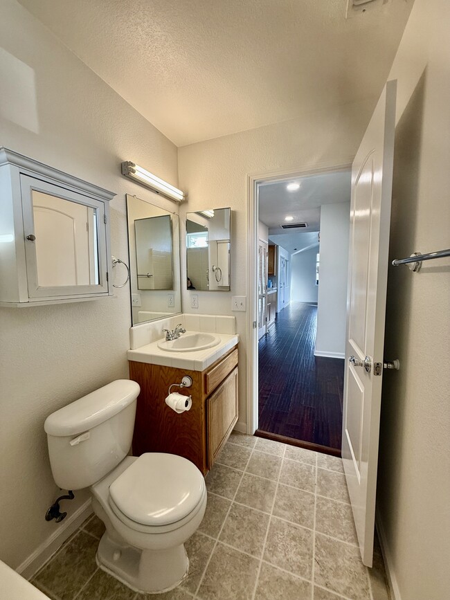 Building Photo - 179 Highlands Ct