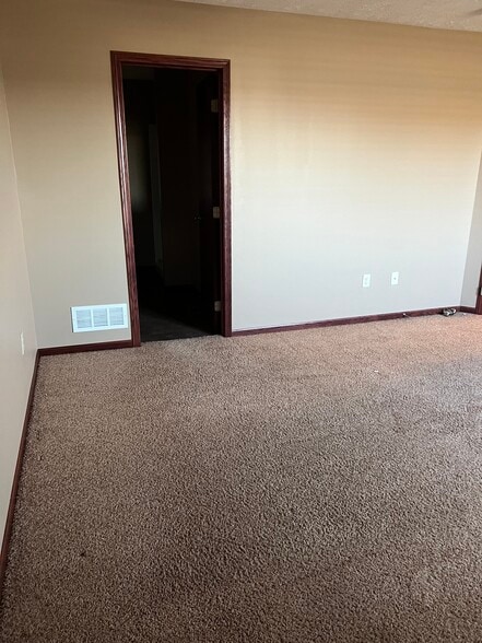 Building Photo - 4831 10th Ave