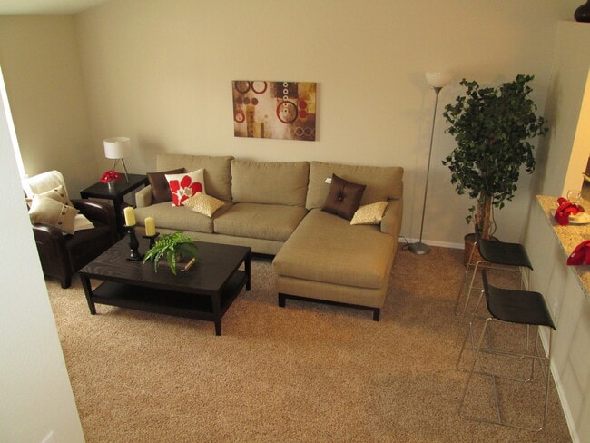 Building Photo - 3 bedroom house near Garden Acres Park