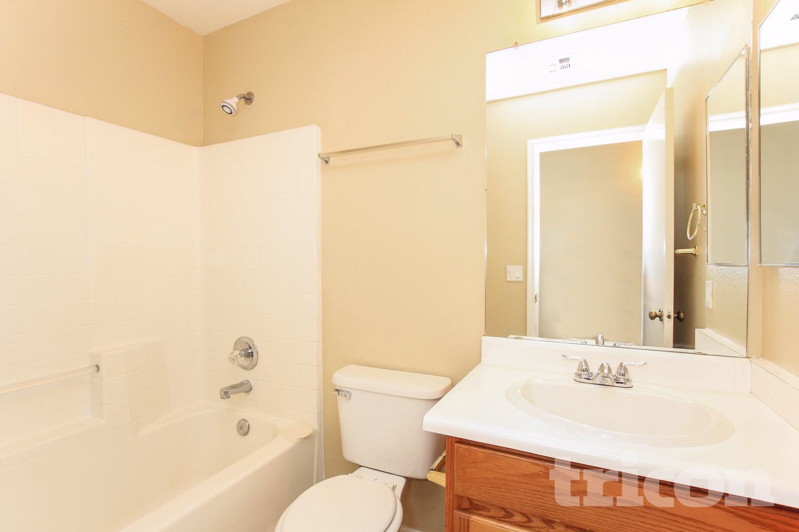 Building Photo - 4127 W Solar Dr