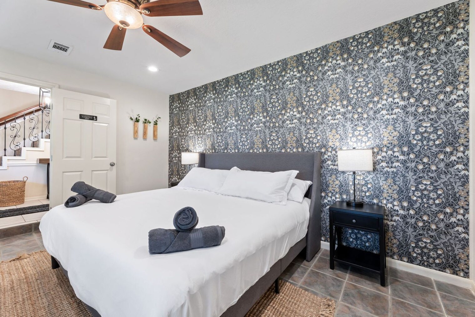 Building Photo - 9123 Kerr Dr