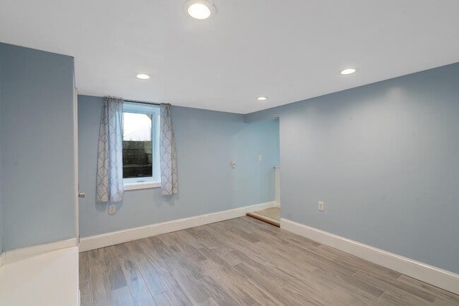 Building Photo - 20 Apricot Ln