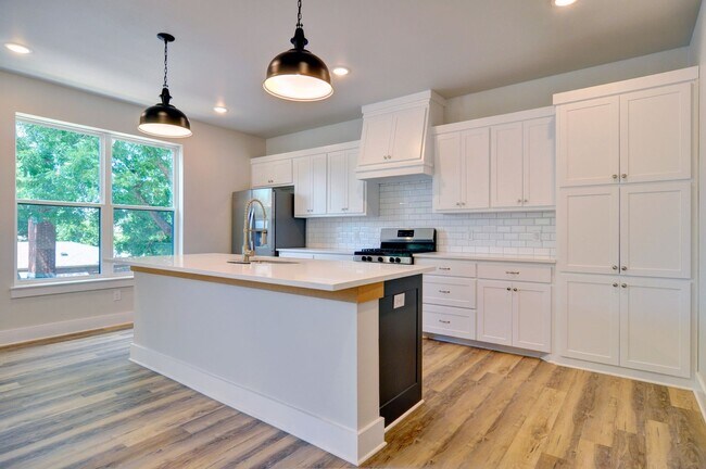 Building Photo - 2628 Forest Park Blvd