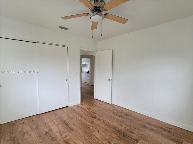 Building Photo - 3433 SW 12th St