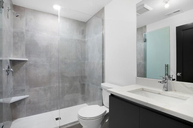 Building Photo - 1833 S Throop St