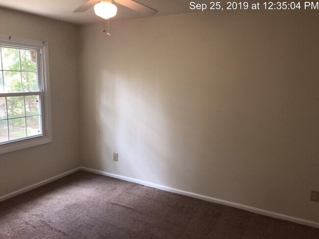 Building Photo - 7035 Darnell St