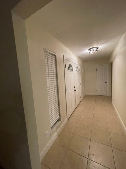 Building Photo - 10510 Hidden Lake Ln