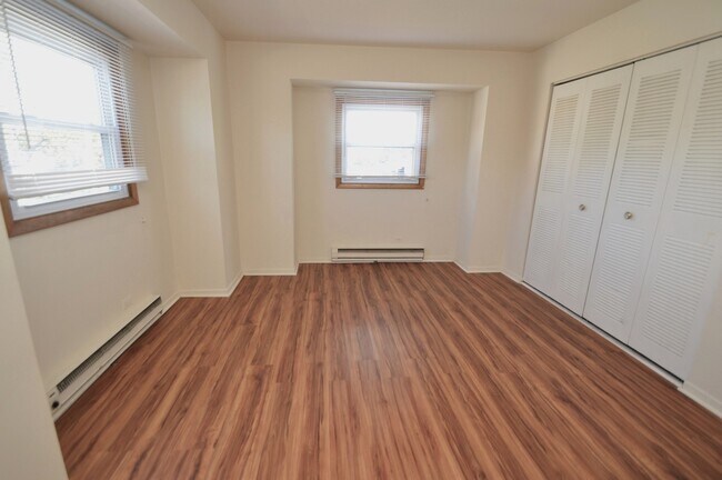 Building Photo - 9907 W 58th St