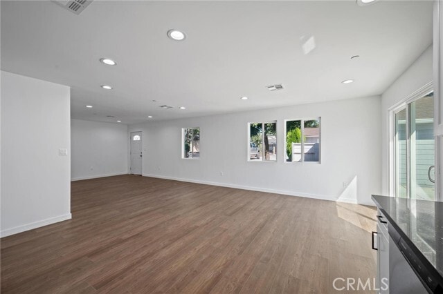 Building Photo - 7445 Balcom Ave