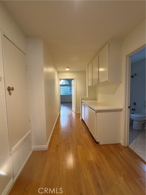 Building Photo - 27 Alcoba