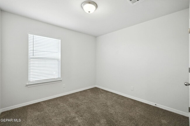 Building Photo - 1033 Candelilla St