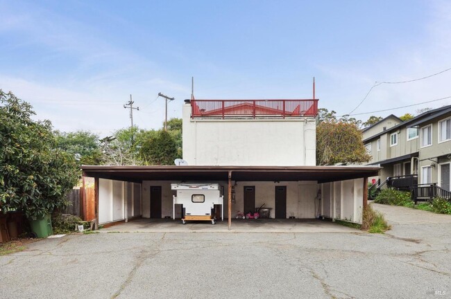 Building Photo - 1020 Redwood Highway Frontage Rd