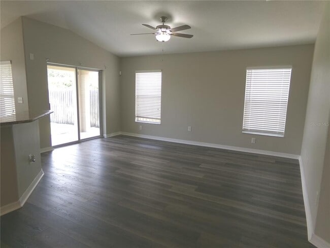Building Photo - 523 Laguna Mill Dr