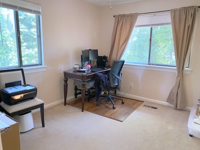 Building Photo - 56 Woodlake Dr