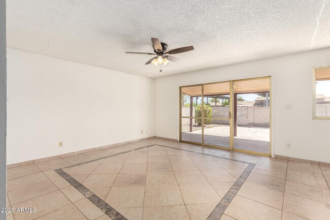 Building Photo - 4013 S Hazelton Ln