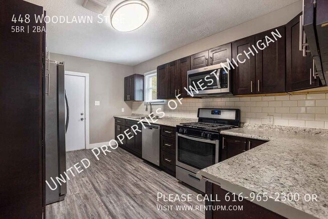 Building Photo - 448 Woodlawn St SE