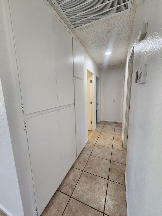 Building Photo - 73477 Desert Trail Dr