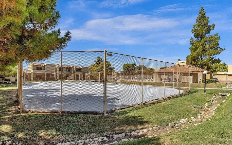 Building Photo - 14460 N 57th Dr