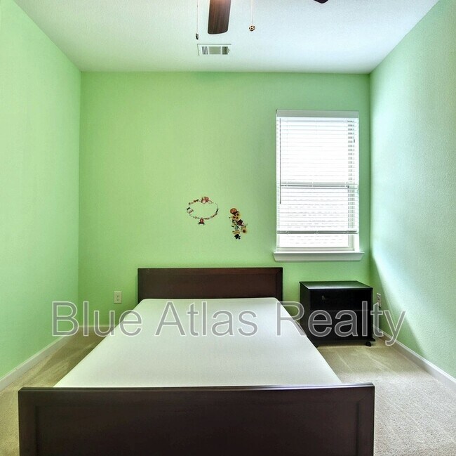 Building Photo - 4983 Stornoway Dr