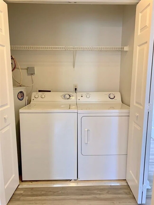 Building Photo - Affordable 4/3 Townhome in Timberwood