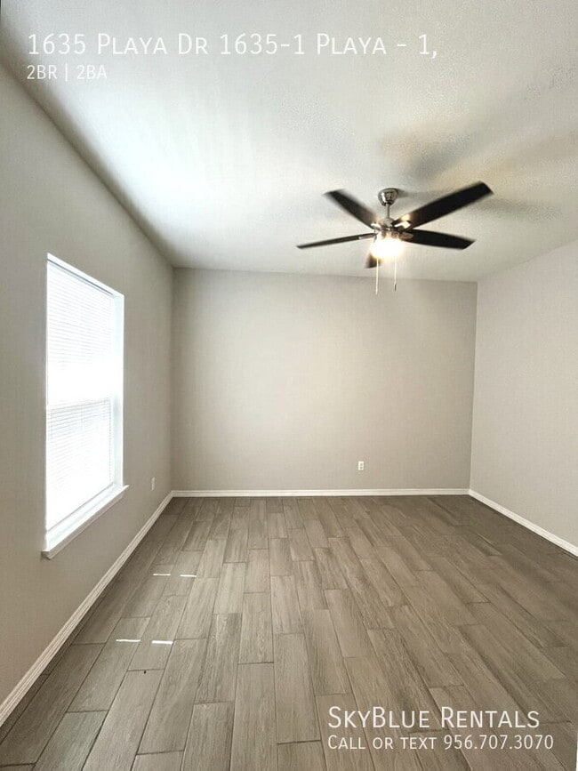 Building Photo - 1635 Playa Dr