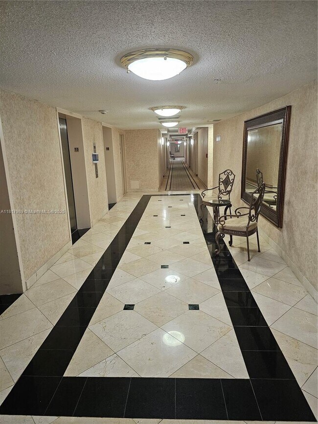 Building Photo - 2030 S Ocean Dr