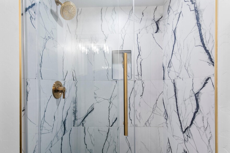 Building Photo - 6851 N 2200 W