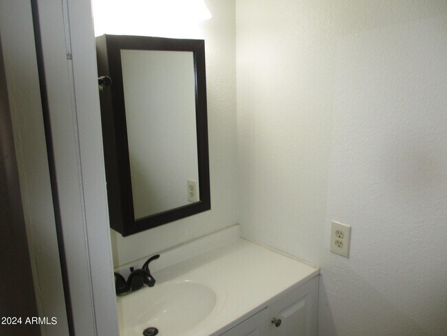 Building Photo - 6557 S La Rosa Dr