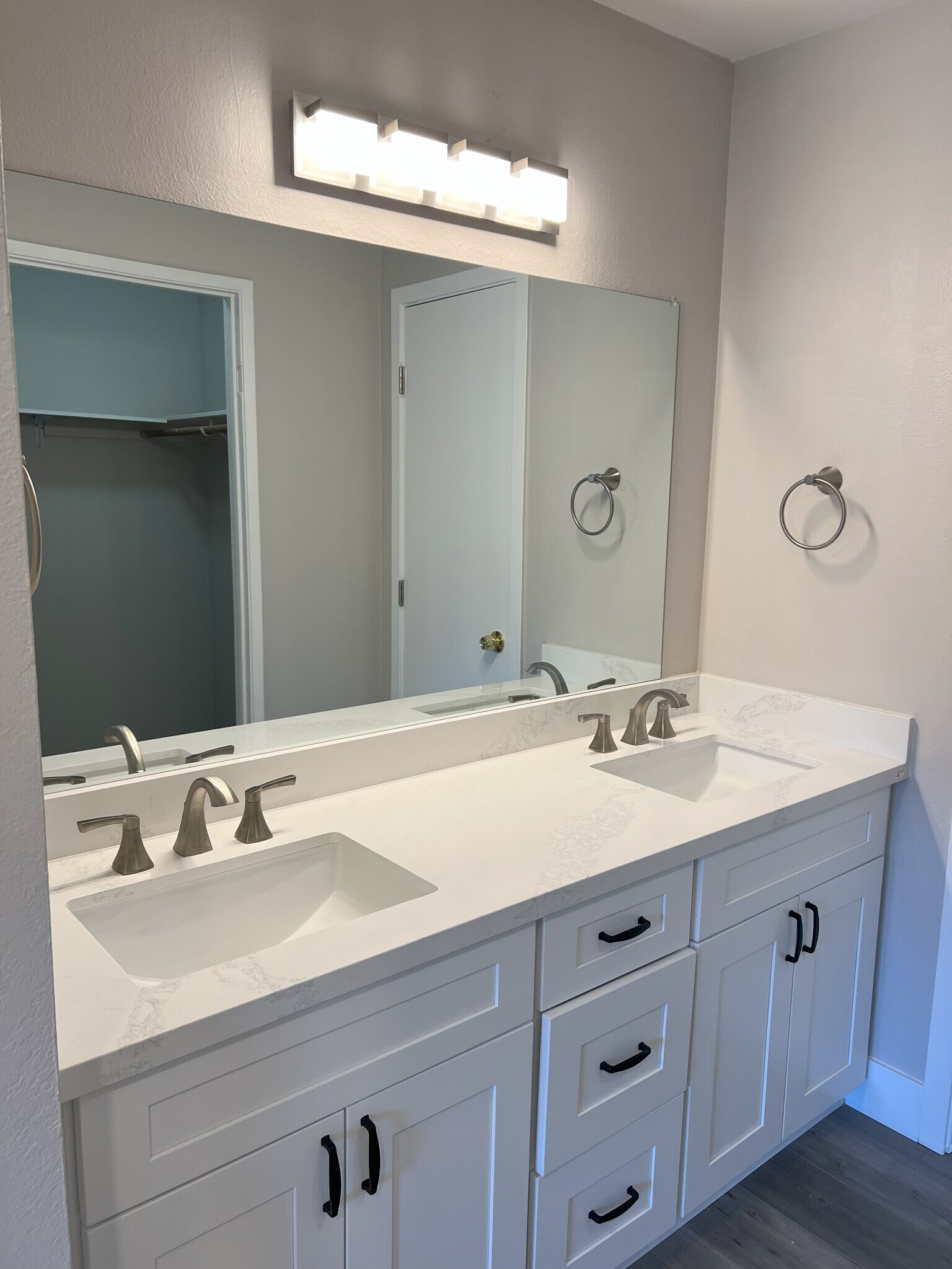 Master Bathroom - 5181 Oxbow Ct