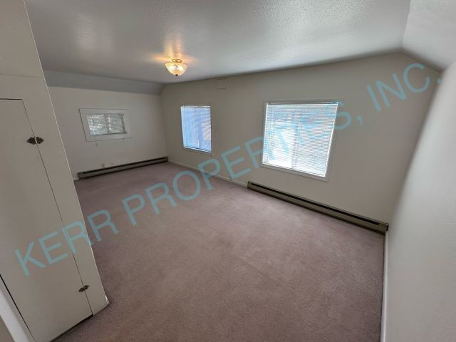 Building Photo - Charming 2-Bed Oasis with Spacious Comfort in Gresham!