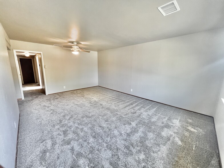 Building Photo - 6610 Canterbury Ct