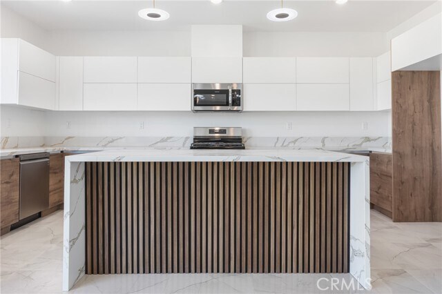 Building Photo - 14424 Buvan Ct